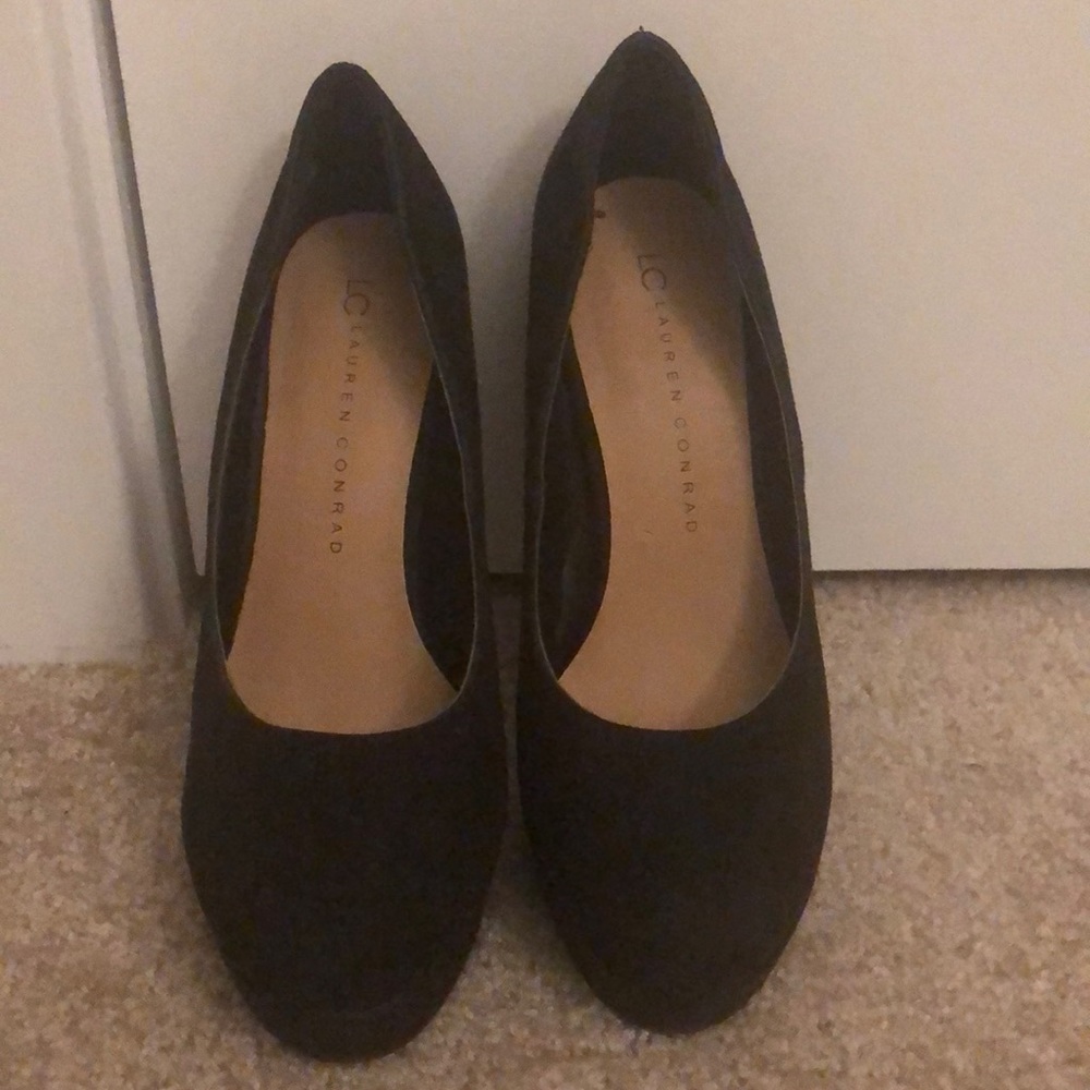 Gently worn size 7 heels